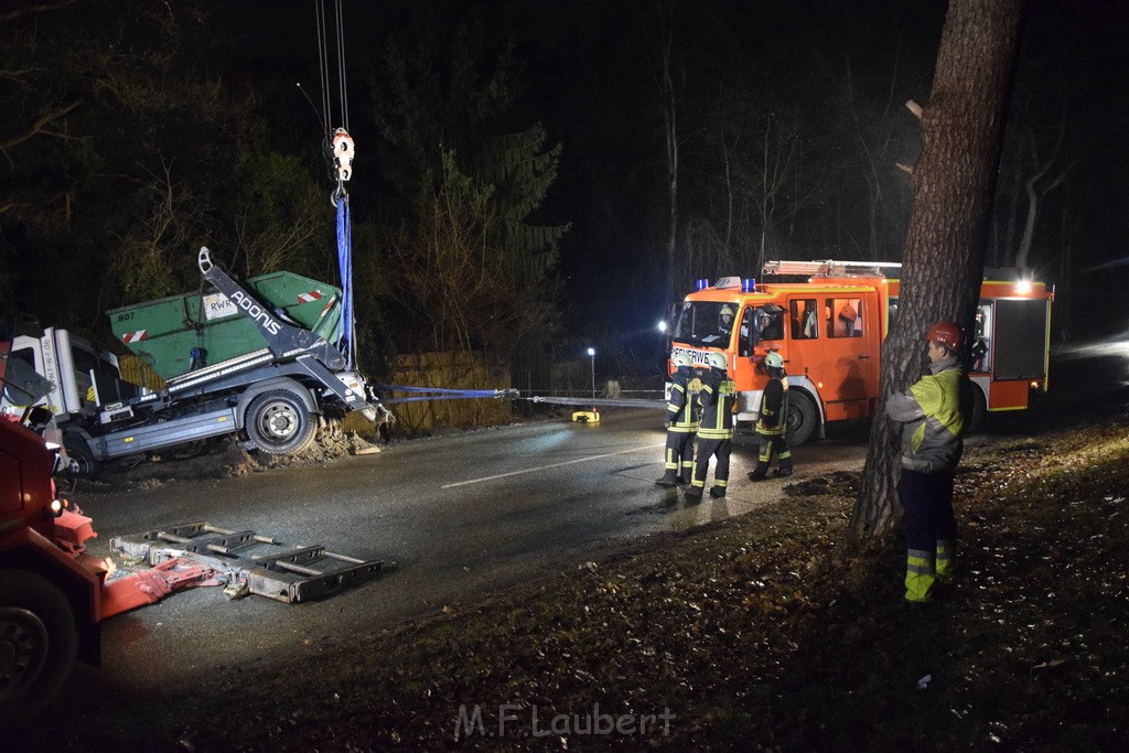 Container LKW umgestuerzt Koeln Brueck Bruecker- Dellbruecker Mauspfad P472.JPG - Miklos Laubert